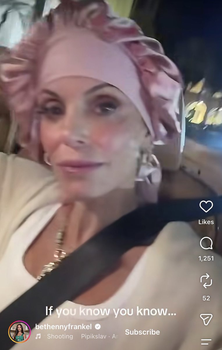 _shebecca's tweet photo. first thing i see on instagram is bethenny frankel in a bonnet…. https://t.co/Rbig8AnHu0
