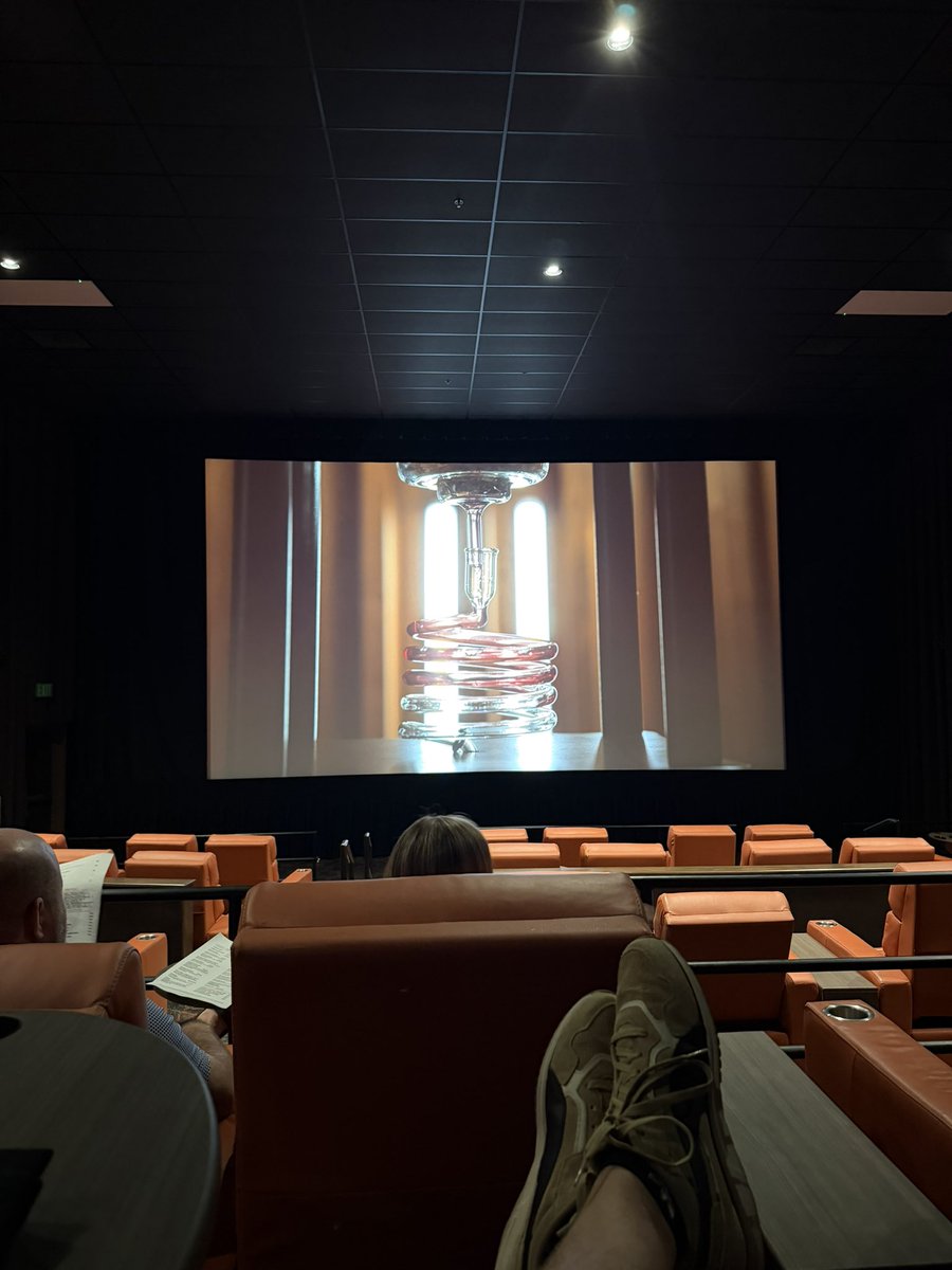 photolynx_'s tweet photo. #NowSeated for Primetime with @furquattro https://t.co/6hrPOX9OjZ