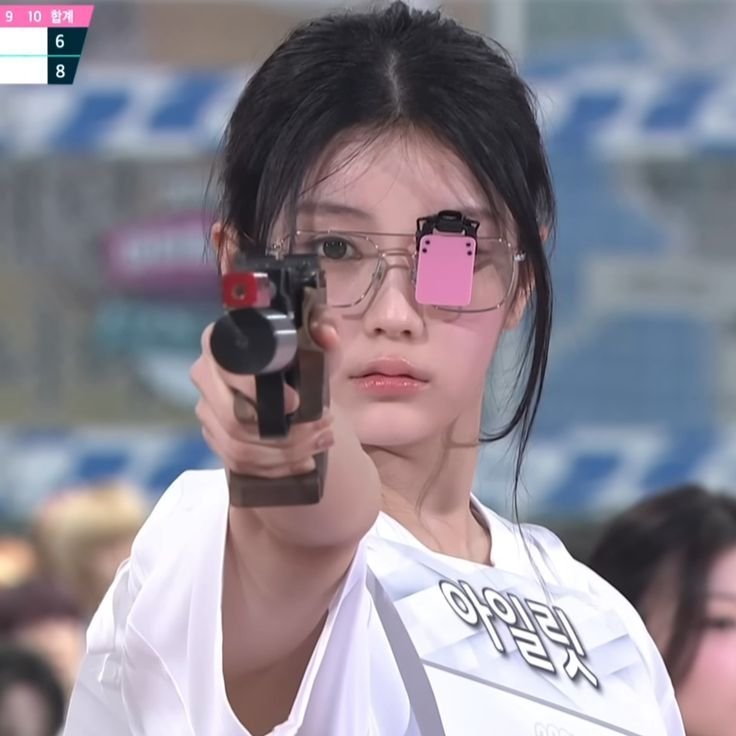 DreamCJen's tweet photo. gun to your head, name a song by your ult group you don't like. https://t.co/Gc3i7lfidW