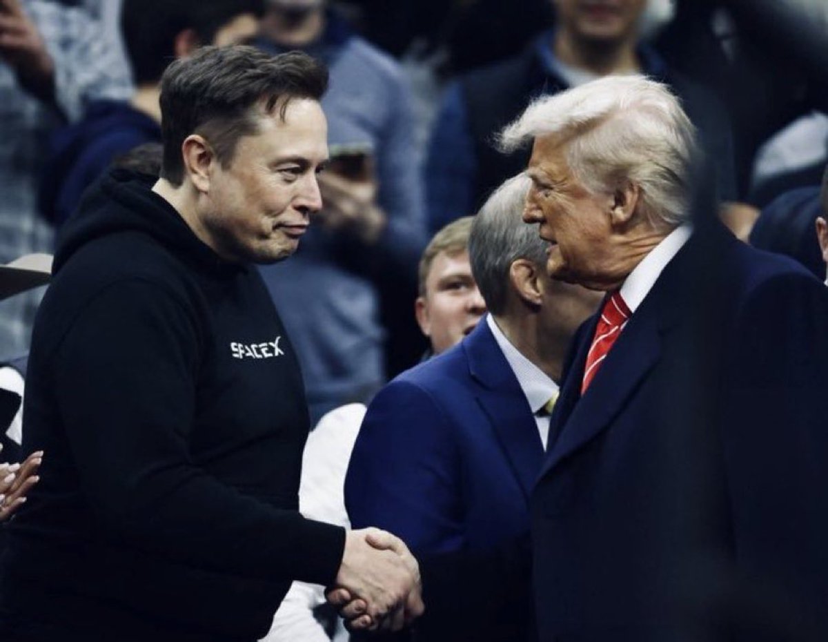 ElonCommenv1's tweet photo. Are you happy to see Elon Musk working with President Trump?

🟢 YES
🔴 NO https://t.co/C4gVzANgap