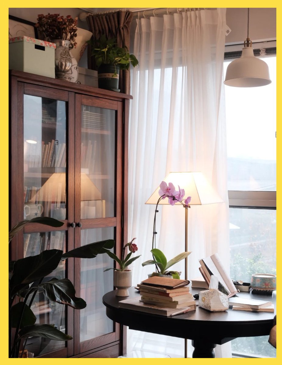 OrenDarqsr's tweet photo. Cozy Sunday evening with warm tea, a good book, and the soft glow of my reading lamp—nothing beats quiet home vibes.， https://t.co/xN5MPq5JG5