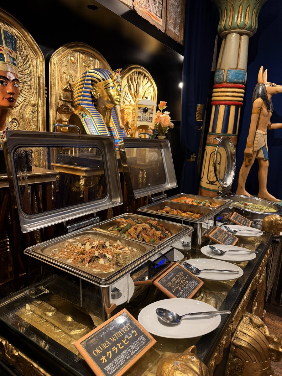 Grand_Pyramid's tweet photo. 🇪🇬 今週末、エジプト行きませんか？

90分。
¥3,000。

東京・飯田橋にあるエジプト料理店で、
エジプト人シェフが作る本格的なエジプト料理を、
好きなだけ楽しめます。

「エジプト料理ってどんな味？」
気になっていた人にも、ぜひ一度食べてほしい。

週末は、ちょっと特別に。
🇪🇬 エジプト料理、食べに行こう。

#エジプト料理 #飯田橋 #グランドピラミッド