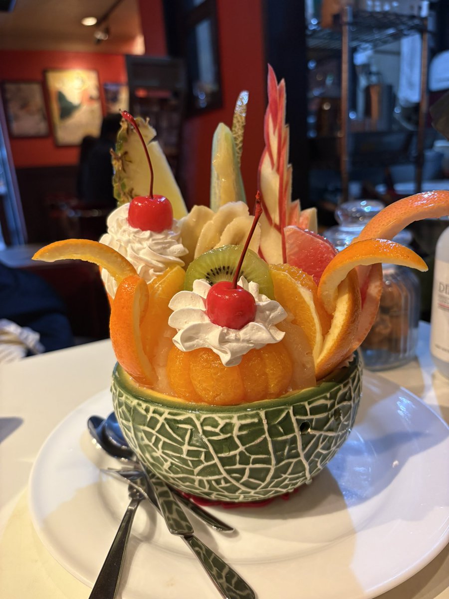 101_rei's tweet photo. プリンアラモード✨！！！気合い入れにきました！！！🍮🍈 https://t.co/2q9P8UrqAA