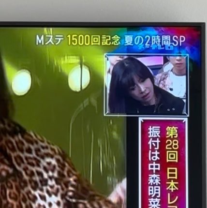 mumrdo's tweet photo. ←キョンキョンの歌唱を見る明菜
自分の歌唱を見る明菜→ https://t.co/9J0mYfY2W9