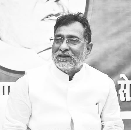 RBLDineshSingh's tweet photo. उत्तर प्रदेश विधानसभा के पूर्व नेता प्रतिपक्ष एवं पूर्व मंत्री श्री राम गोविंद चौधरी जी के निधन का समाचार अत्यंत दुःखद है।

ईश्वर दिवंगत पुण्यात्मा को अपने श्रीचरणों में स्थान दें तथा शोकाकुल परिजनों एवं शुभचिंतकों को इस अपार दुःख को सहन करने की शक्ति प्रदान करें।

ॐ शांति। विनम्र श्रद्धांजलि। 🙏