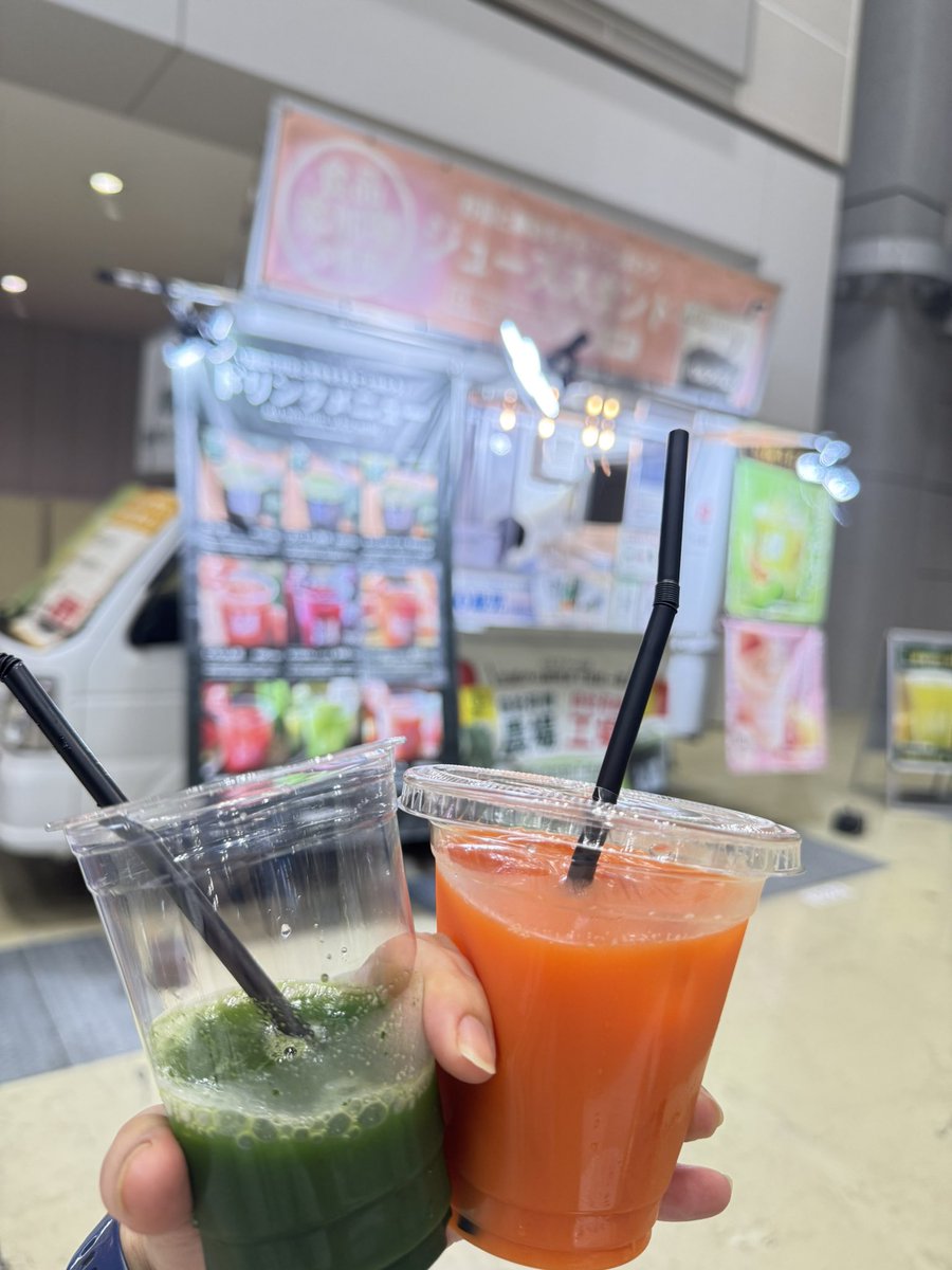 Hi_room_kurage's tweet photo. オーシャンバザール2日目開催中です!
朝から鯖サンドと野菜ジュースで栄養補給して元気です✨️
ステージ挟んでお隣のカリブさんのブースではチリメンモンスターを探せる体験コーナーがありますよ!(やりたい)
ビックサイト西館4階、ADEJステージ横で本日もお待ちしております😊
#adej https://t.co/FErxVnLSjJ