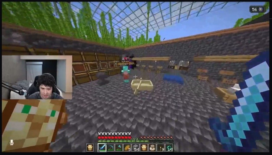 Sylpanesreal's tweet photo. @sylveemhm why? You invite @SoyPan__ to the base of your team? Someone who is disrespectful and using villagers without permission from your teammates #Sylvee #sylvee #Sylveey #sylveey #SoyPan #soypan #Dedsafío4 https://t.co/j12eQLeNIm