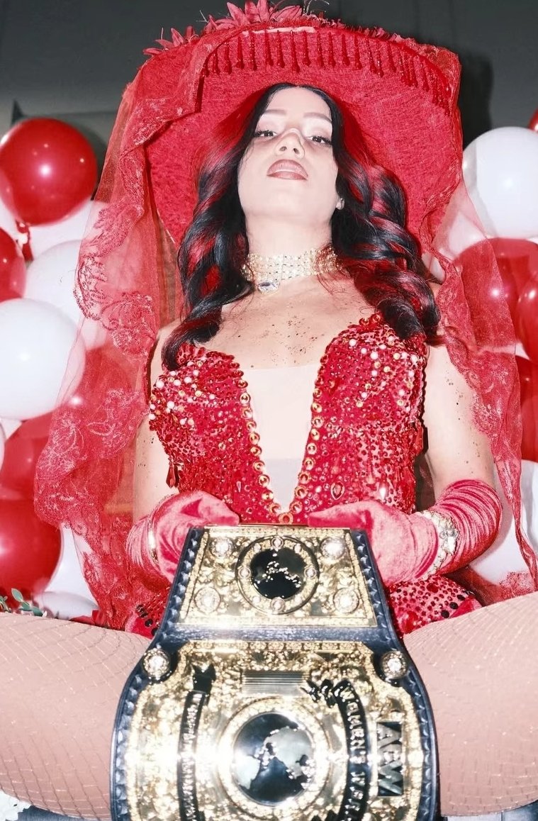 BornACEO's tweet photo. Crimson bride. https://t.co/jxBi4dD5Ig