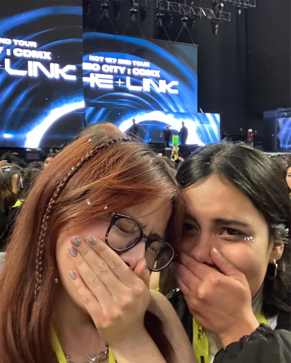 RiaMichail1's tweet photo. Aún no creo que vi a @nct127 tan cerca. Disfruté muchísimo el concierto. Como dijo Yuta: “Disfrutemos al máximo sin arrepentimientos, porque no habrá vuelta atrás”. Y así fue. https://t.co/VakD8LR3ZF