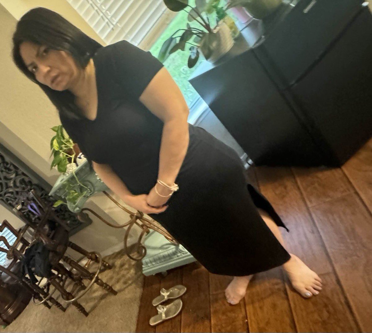 irlmilfs's tweet photo. Black dress Lizeth #mommy #lizeth #goon #latina #mom #nutty #wankchat https://t.co/ZgLuvsLVxi