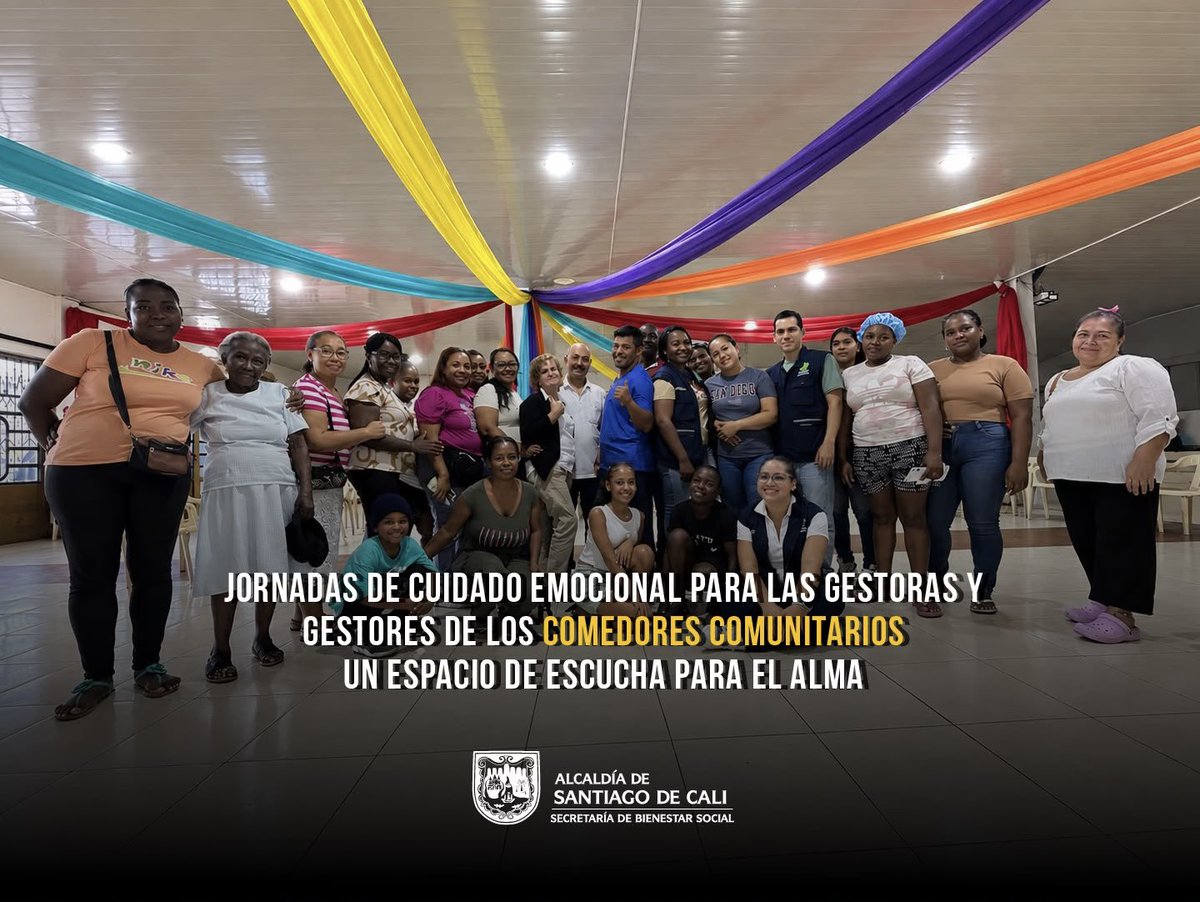 BienestarSociaI's tweet photo. ¡En los Comedores Comunitarios también hablamos de nuestras emociones! ✨

📍 Con jornadas de escucha y transferencia de herramientas emocionales, las gestoras y gestores de los Comedores Comunitarios reciben apoyo psicosocial, tras sus vivencias luego del terremoto del pasado 10 de agosto.
