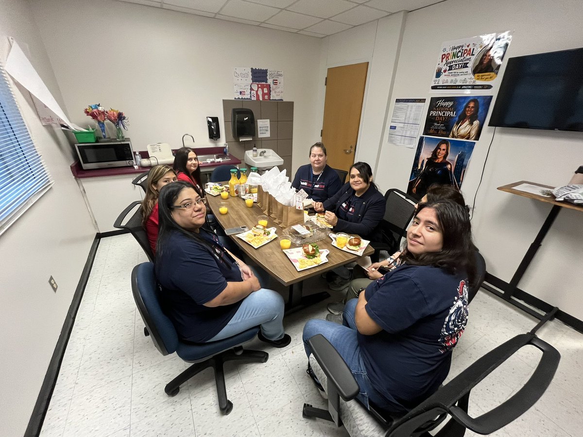 PMariaRoss's tweet photo. 👏❤️ A well-deserved Clap Out &amp; Breakfast for our amazing Teacher Assistants! 

Thank you for the love, dedication, and countless ways you support our students and staff each day. We appreciate you more than you know! @KnightDISD https://t.co/wUuIBxYYEr