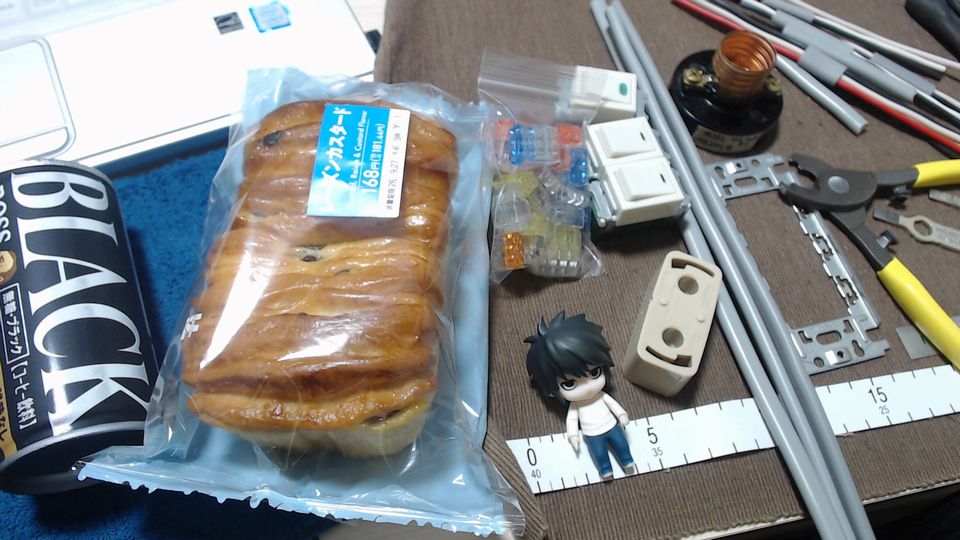 ERUin2525's tweet photo. 擬似カット&amp;配置の練習の続きで、
1,2周目終了後に出た廃ケーブルを利用して
各候補問題の単位作業してこうかな。(´∀｀)
3周目始める前にニチフの差込型コネクタが
新しめなので取外しが容易になるように
使い古していきたい。 https://t.co/xuCmLlrDJv