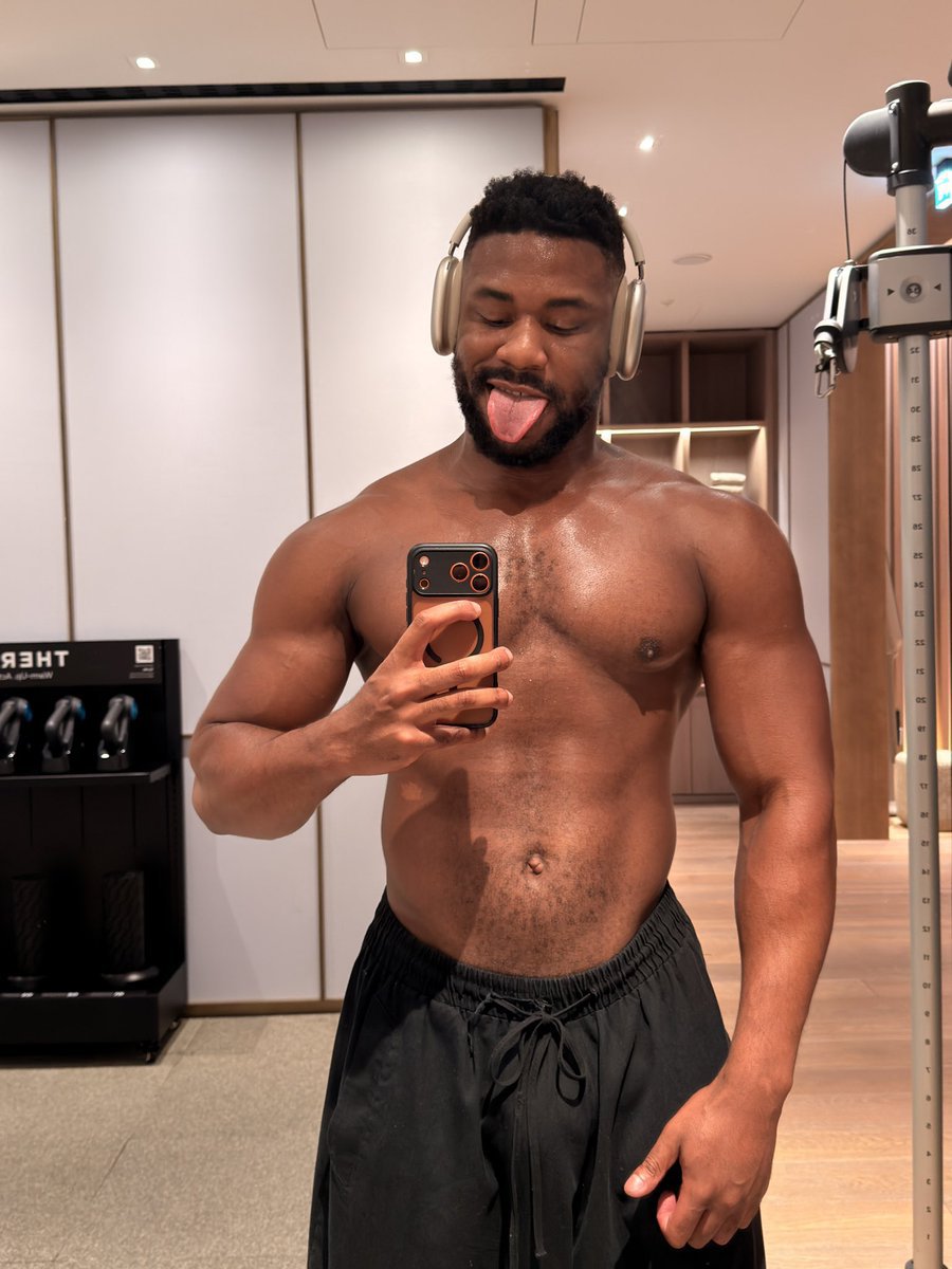 roxascaluma's tweet photo. How did you think I looks like right now 😋🤪💞 https://t.co/SAJfqkCZrD