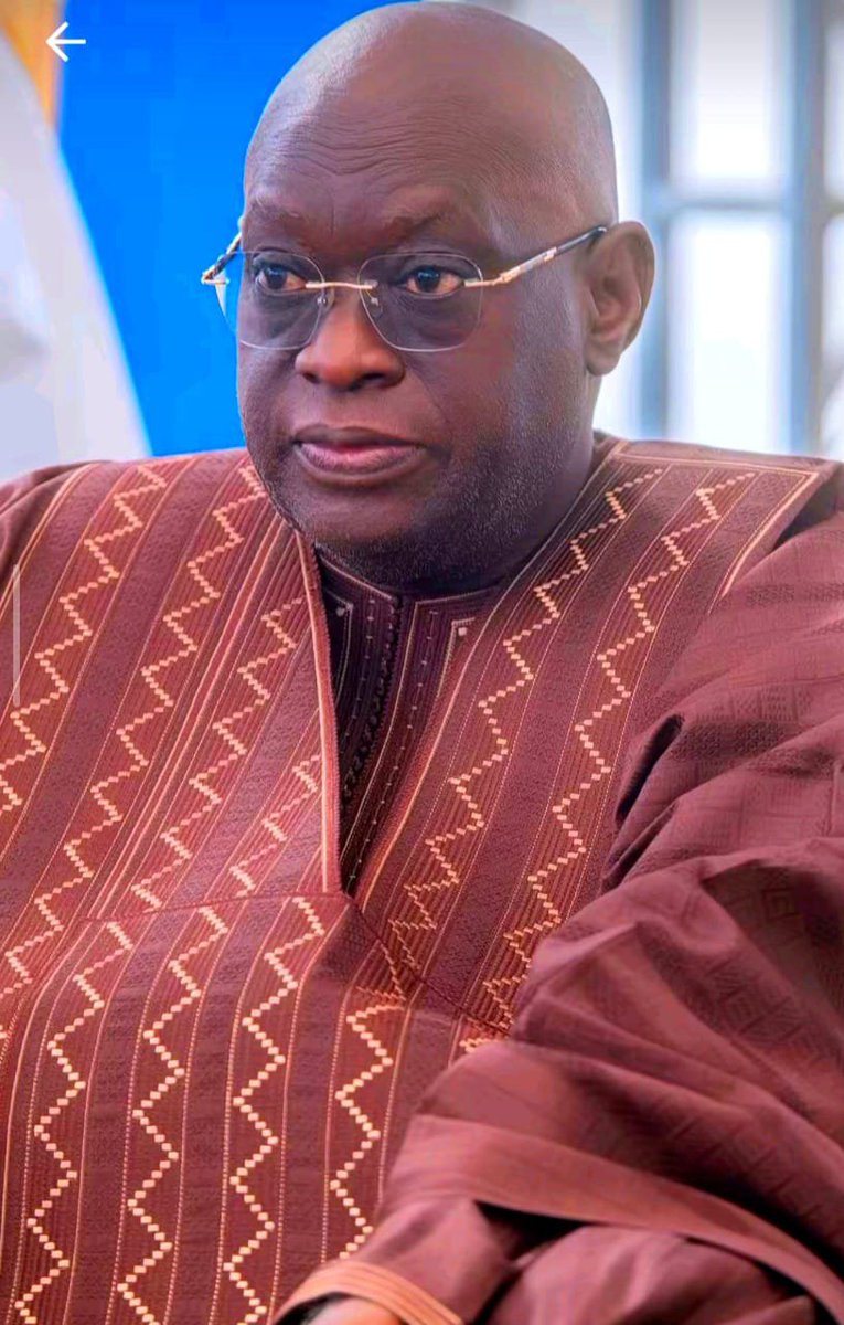MeElhajDIOUF's tweet photo. La politique et la justice ne sont pas de simples métiers pour moi, ce sont des sacerdoces que j'exerce avec toute l'énergie et la fougue qu'on me connaît.
​J'ai le Sénégal au cœur !

#kebetu #senegal #retweet #africa https://t.co/fDzD5VOyMG