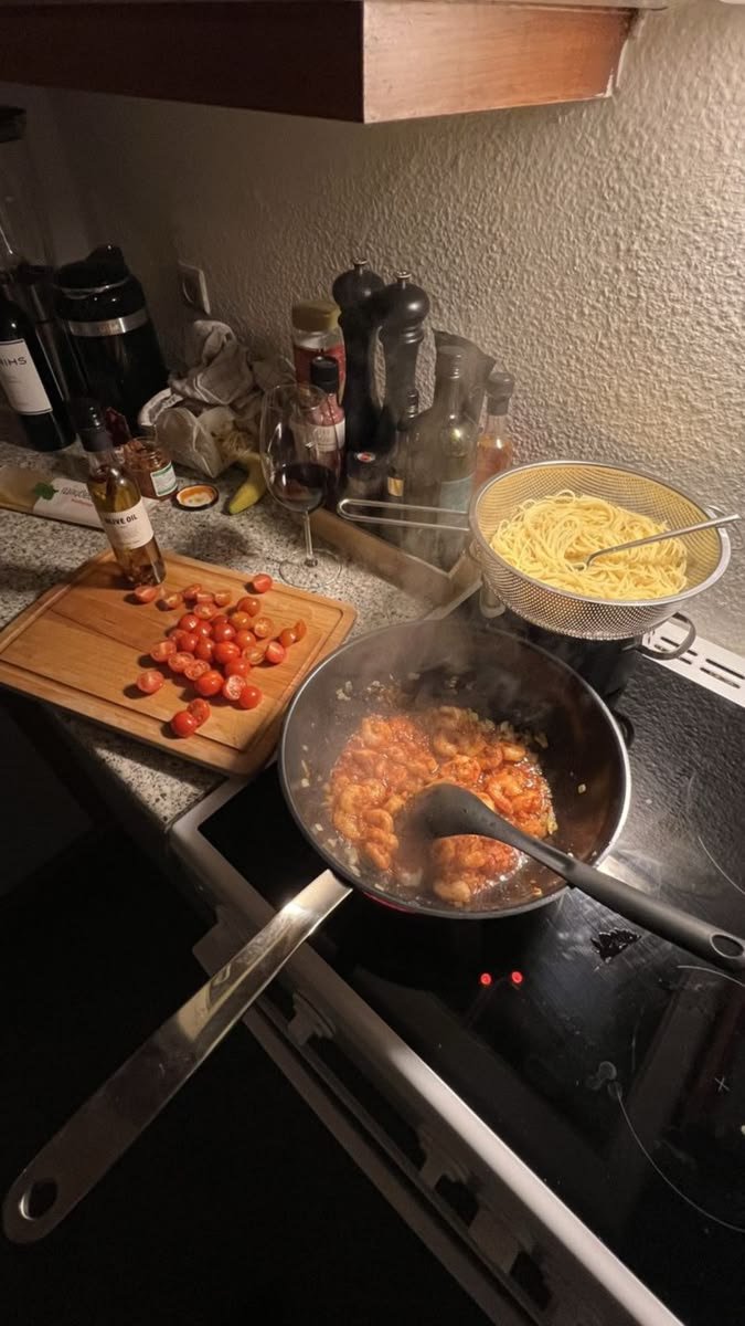 JohnMaxwell14k's tweet photo. Cooking something nice for my bby ❤️ https://t.co/HCQtL0JoKP