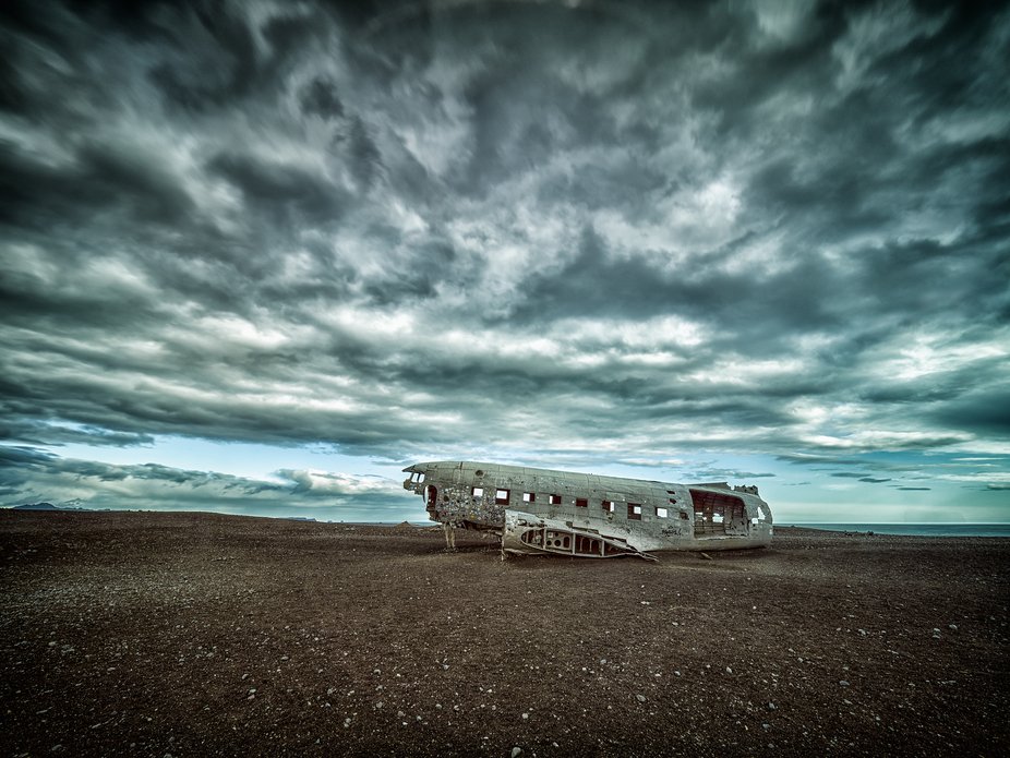 viewbug's tweet photo. Grounded for good. ✈️
“The old airplane” by Alfre_Xat — from Worn by Time Photo Contest on VIEWBUG.
Winners gallery: https://t.co/4sVae39G5T
#photography #landscapephotography #abandonedplaces #viewbug https://t.co/NVqd4kDzeJ