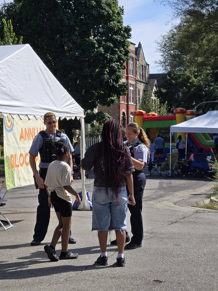 CPDTransit's tweet photo. Cta safety flyer hand out at 2nd district Langley block party https://t.co/tpPjX61Bd5