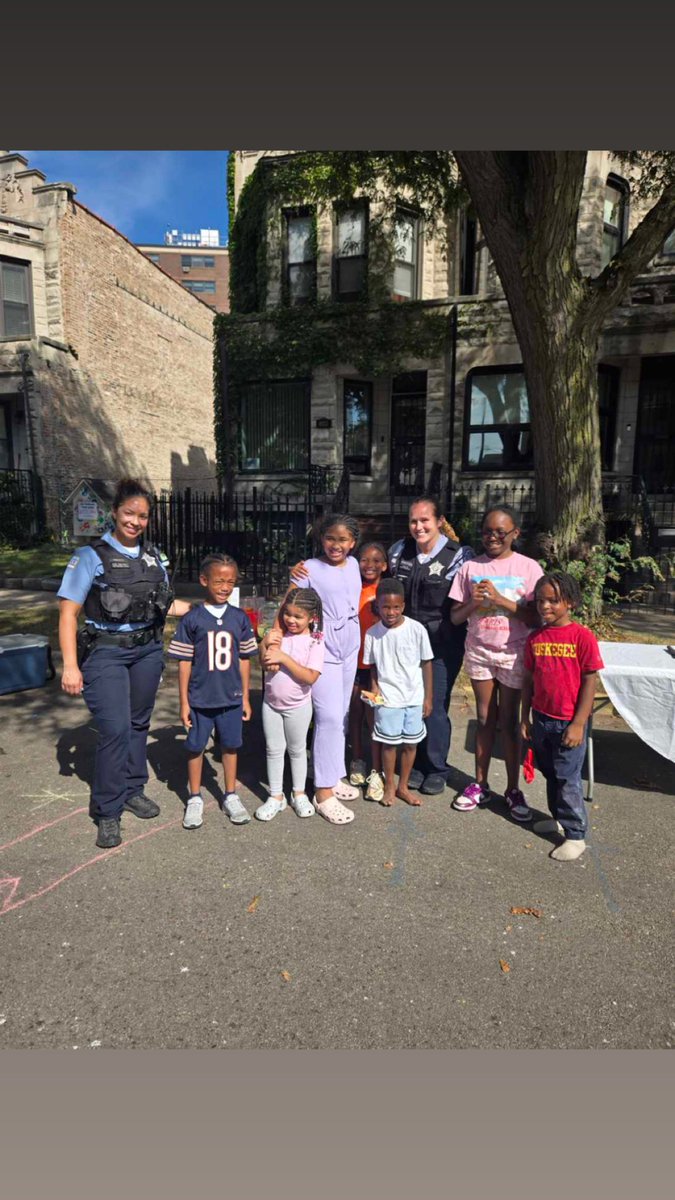 CPDTransit's tweet photo. Cta safety flyer hand out at 2nd district Langley block party https://t.co/tpPjX61Bd5