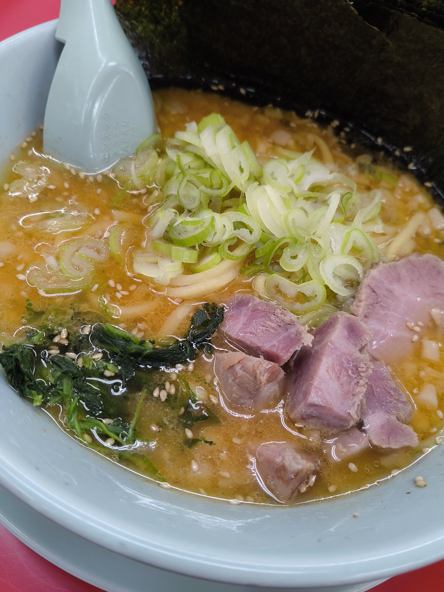 amasio66's tweet photo. おはようございます🌃

釣りに行く前に給油🤤

【山岡家】
特製味噌コロチャ海苔背脂

真っ直ぐ行こうと思ってたのに、

吸い込まれてしもた🤤

流石山岡家🍜

#らーめん https://t.co/rCoQPrjqDl