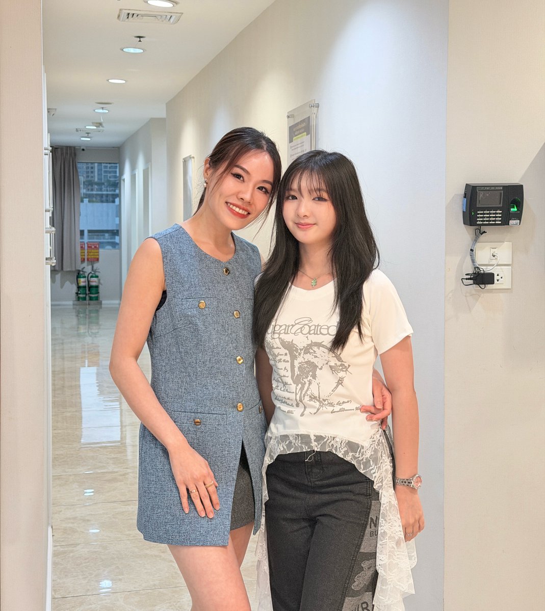 PabloWerbeqe's tweet photo. ดูแลผิวกันมาตั้งแต่สาวน้อยผมสั้น จนวันนี้น้องอินเตอร์โตเป็นสาว ผมยาวสวยแล้วนะคะ เวลาผ่านไปเร็วจริงๆ #น้องอินเตอร์ #ดูแลผิว #รักษาสิว #รีวิวบิวตี้ https://t.co/OUpgntvxt5