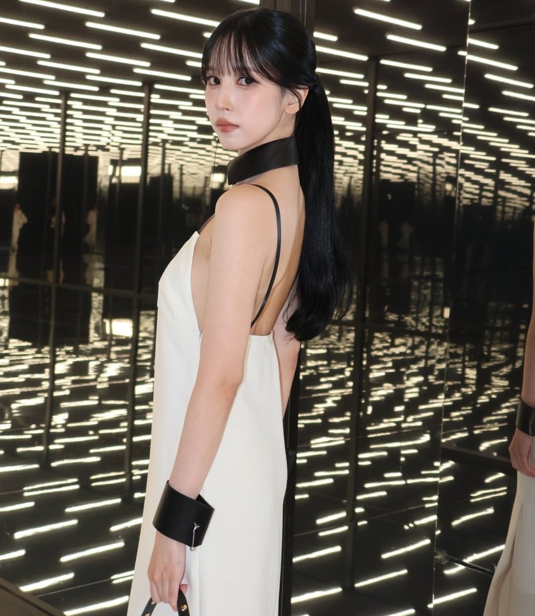 twoisefansi's tweet photo. Daily Brand Rankings by MIV® and AI Visibility

CUMULATIVE
#2 FENDI [+1] 10.4%

LAST DAY
#3 FENDI  9.9%

PRINCESS MINA AT MILAN FASHION WEEK

#FendiSS27xMina
#FendiSS27
#MYOUIMINA https://t.co/lilFWRZHAJ