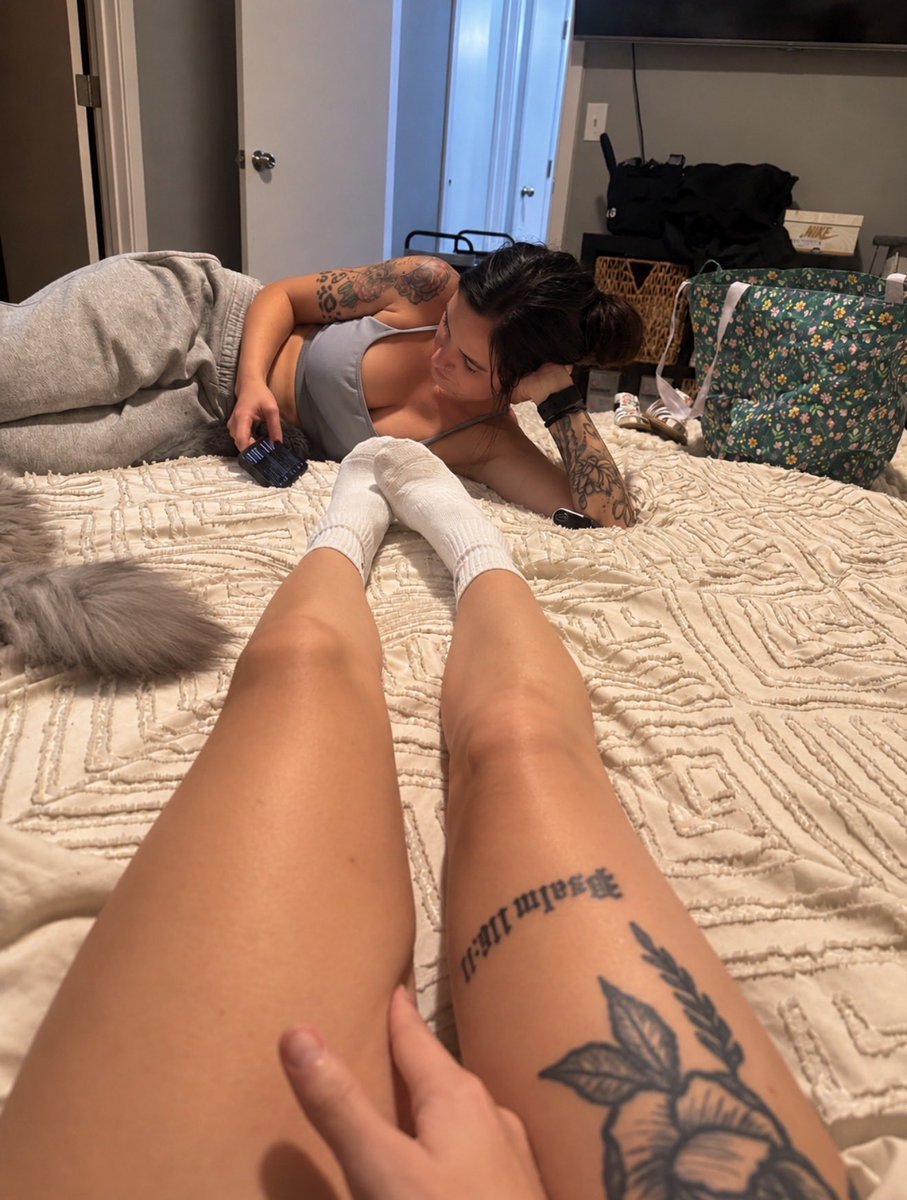 Kittykatttt0304's tweet photo. She’s taking me somewhere 🙈😈 https://t.co/iuYtj415kk