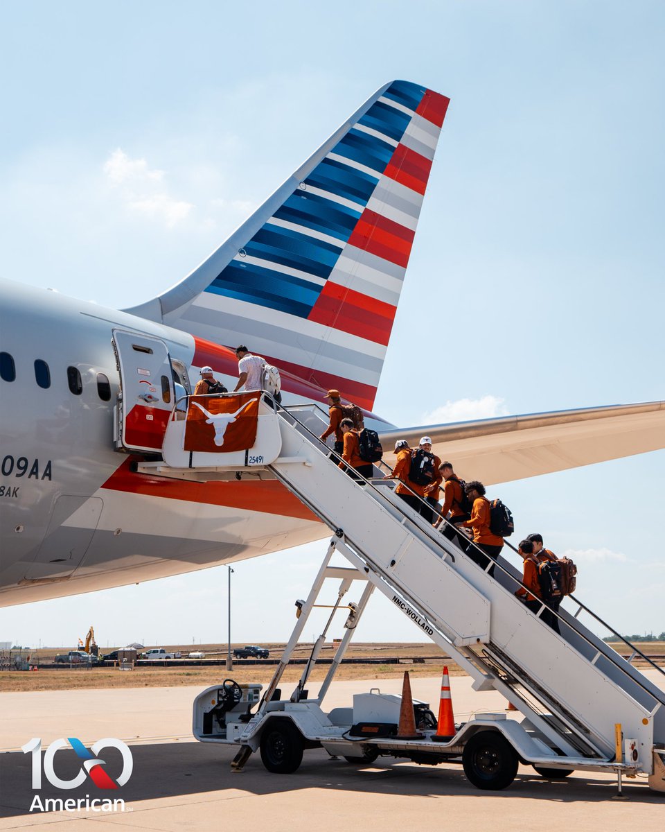 TexasLonghorns's tweet photo. next stop: Tennessee 🤘✈️

#HookEm | @AmericanAir https://t.co/k0ztpNBWbj