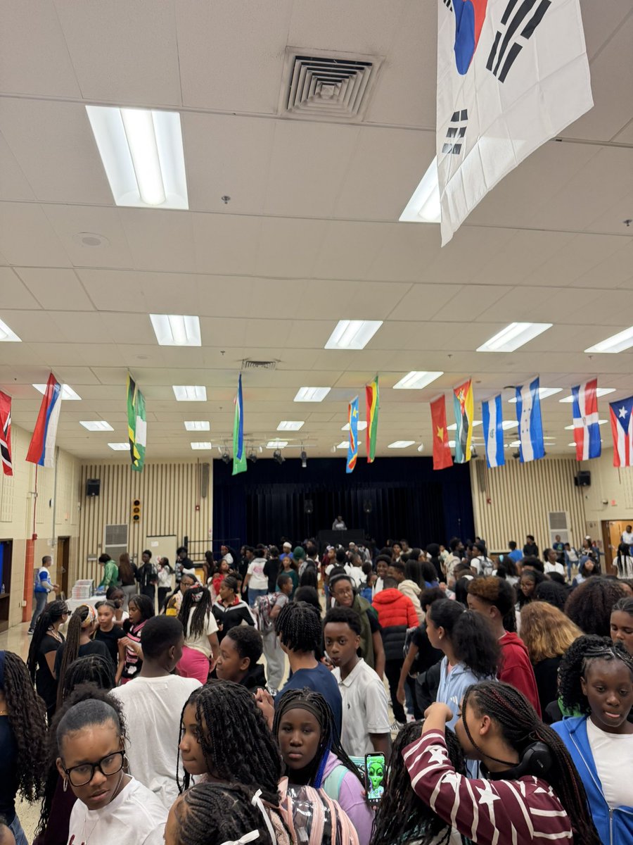 KetteringMiddle's tweet photo. KMSSI knows how to kick off the school year!

Today’s Back to School Dance was PACKED! Our scholars showed up, the DJ brought the 🔥, and the energy was unmatched!

What a way to celebrate being back together! #KMSSI https://t.co/62qvizPbTQ
