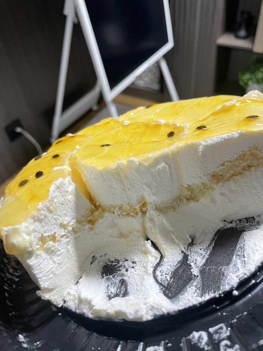 givenuponmen's tweet photo. a. Resenha do bolo/mousse de maracujá https://t.co/QVsyTB209z