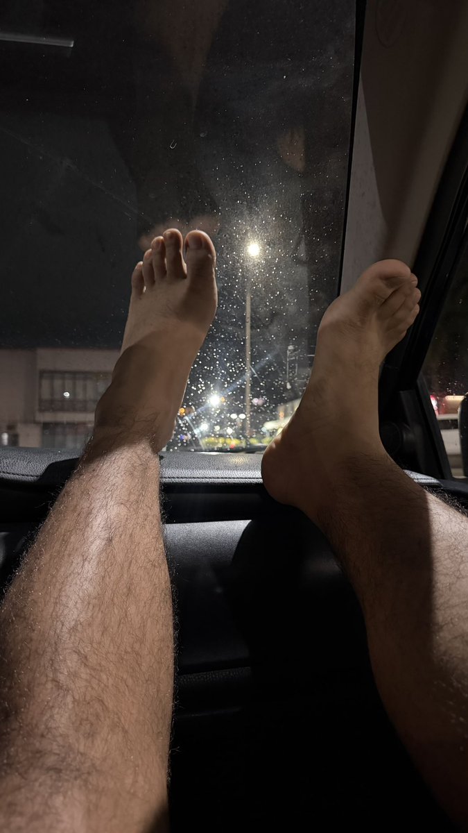 Axelsolez222's tweet photo. Be honest, finsubs… what caught your attention first: the feet, the attitude, or the idea of serving? #Findom #PayPig #Findomme #HumanATM #Feet #feetfetısh #malefeet #menfeet #mensfeet https://t.co/rz88L8yJt2