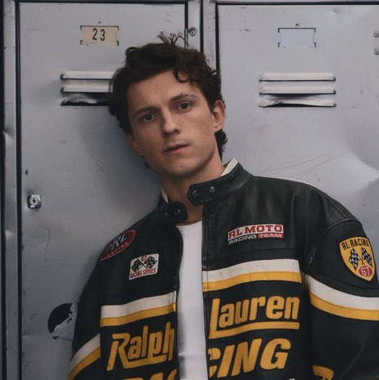 PopCraveFR's tweet photo. Sabrina Carpenter et Margaret Qualley rejoignent Tom Holland au casting d’un prochain biopic consacré à Fred Astaire. https://t.co/WwmgZxnC0T