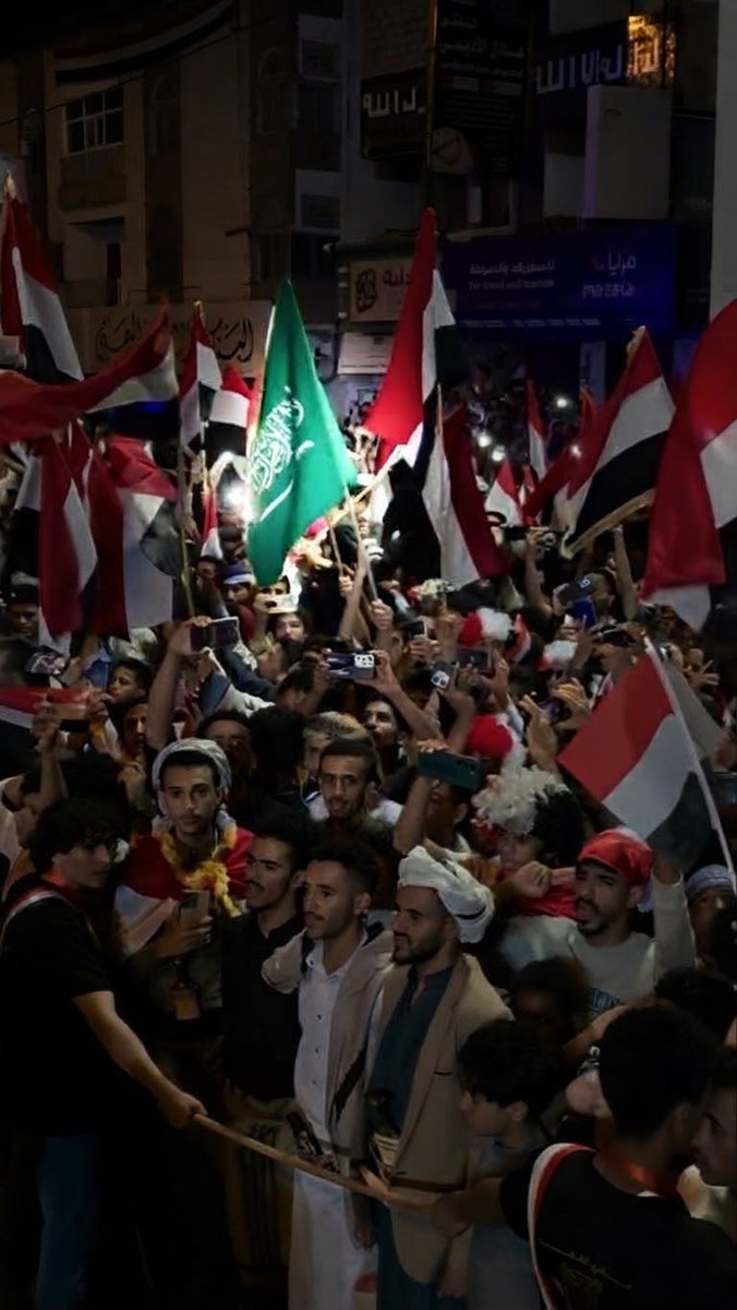 ALMEKHLAFi797's tweet photo. في ذكرى الـ64 من ثورة 26 سبتمبر المجيدة، نهنئ شعبنا اليمني بهذه المناسبة الوطنية الخالدة، سائلين الله أن يحفظ اليمن وأهله، ويديم عليه الأمن والسلام والاستقرار.

كل عام واليمن بخير 🇾🇪
#26_سبتمبر
#اليمن https://t.co/0Cv4io6JaO