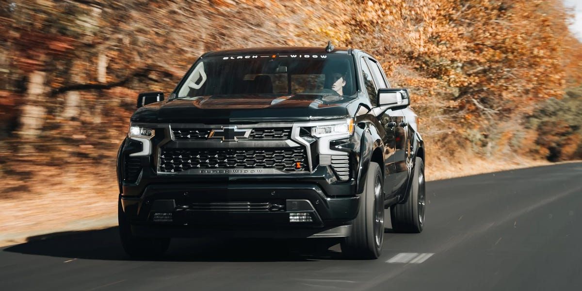 CARandDRIVER's tweet photo. This lowered Chevy Silverado 1500 is a 675-hp V-8 street truck that'll please El Camino fans. https://t.co/L9h2huPRh6 https://t.co/7dstOqGMTJ
