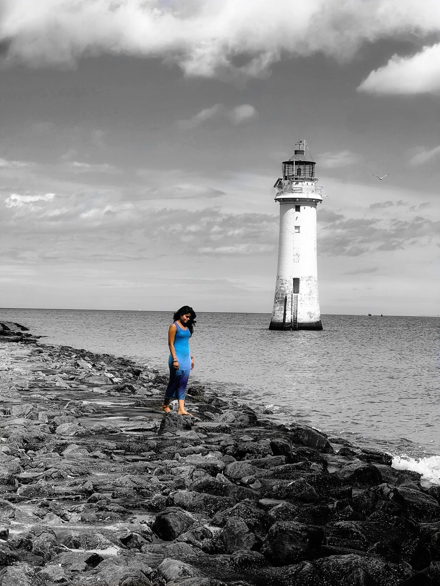 DeeannRorimm's tweet photo. Shades of blue beneath the summer sun. https://t.co/PsdwCYWwvM
