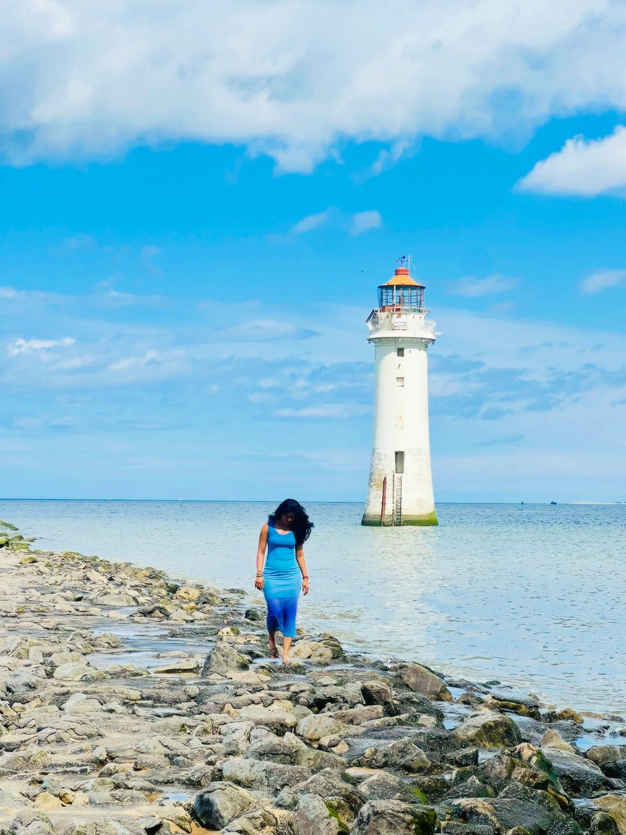 DeeannRorimm's tweet photo. Shades of blue beneath the summer sun. https://t.co/PsdwCYWwvM