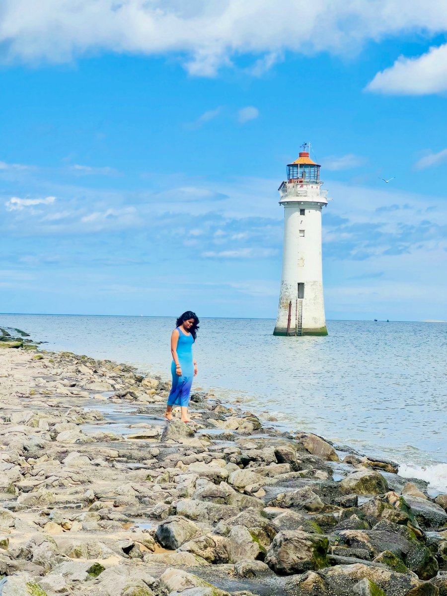 DeeannRorimm's tweet photo. Shades of blue beneath the summer sun. https://t.co/PsdwCYWwvM