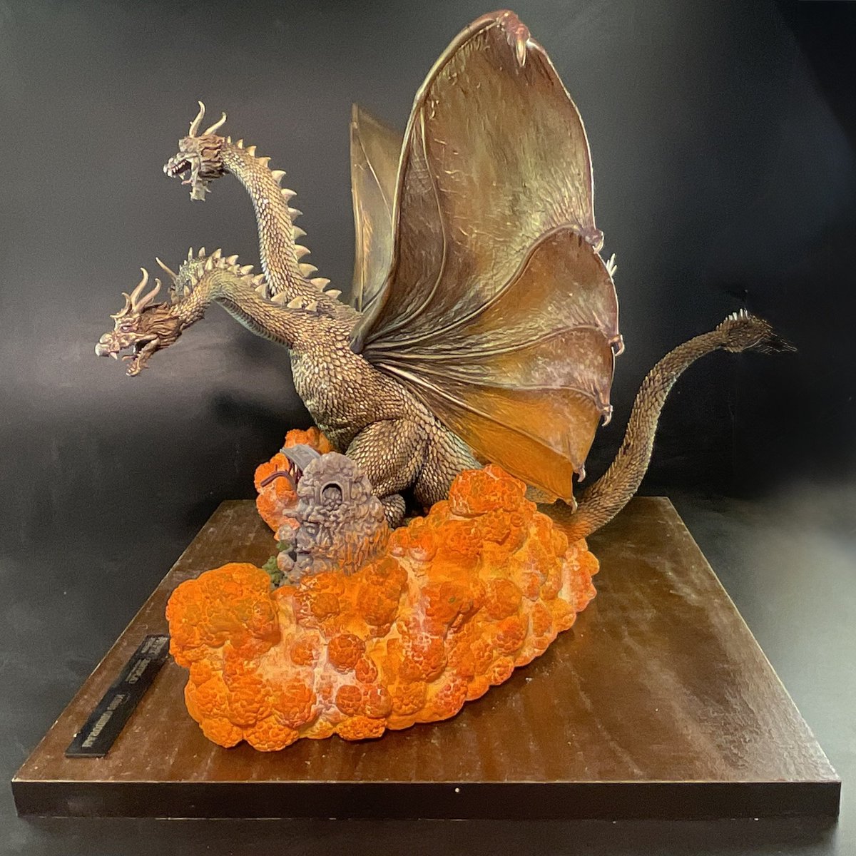 takuji_diorama's tweet photo. 開田裕治さんの描いたイラストレーションが元ネタ。

当初より爆炎を追加する構想でしたが、造形や塗装に納得出来ず、また違和感を持たれる方が居るかも知れないと悩み、試行錯誤を繰り返すうちに今日まで来てしまいました。

ほぼ完成？(^^ ;;

#ARTPLAモニターキャンペーン予定
#海洋堂する https://t.co/R0EuIuXXwM