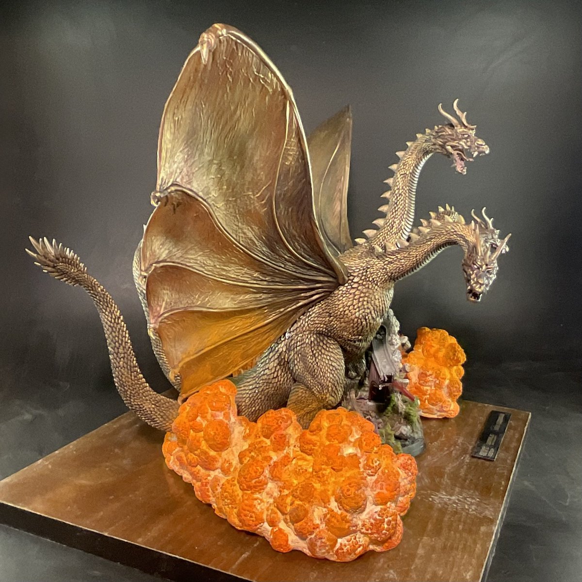 takuji_diorama's tweet photo. 開田裕治さんの描いたイラストレーションが元ネタ。

当初より爆炎を追加する構想でしたが、造形や塗装に納得出来ず、また違和感を持たれる方が居るかも知れないと悩み、試行錯誤を繰り返すうちに今日まで来てしまいました。

ほぼ完成？(^^ ;;

#ARTPLAモニターキャンペーン予定
#海洋堂する https://t.co/R0EuIuXXwM