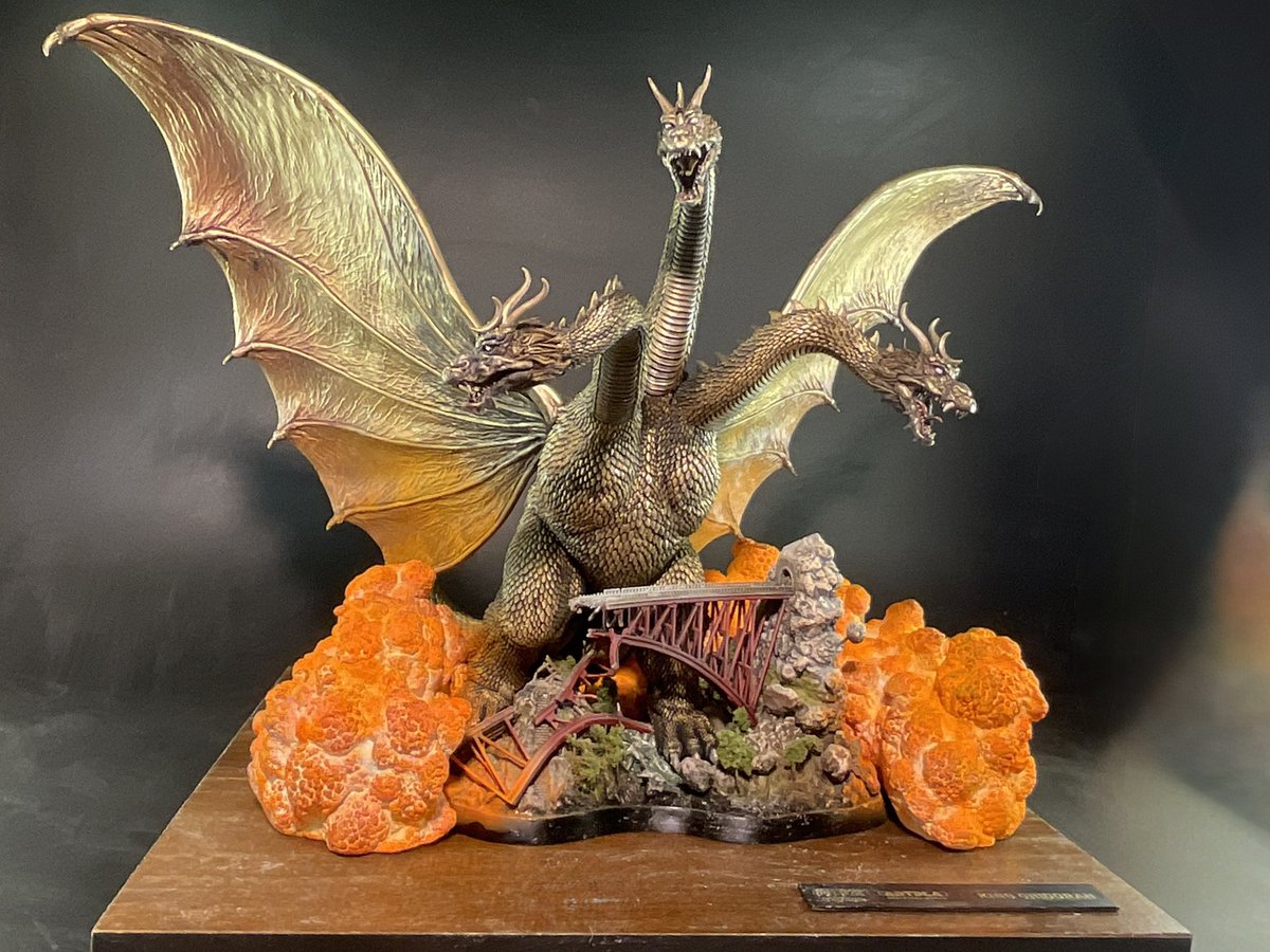 takuji_diorama's tweet photo. 開田裕治さんの描いたイラストレーションが元ネタ。

当初より爆炎を追加する構想でしたが、造形や塗装に納得出来ず、また違和感を持たれる方が居るかも知れないと悩み、試行錯誤を繰り返すうちに今日まで来てしまいました。

ほぼ完成？(^^ ;;

#ARTPLAモニターキャンペーン予定
#海洋堂する https://t.co/R0EuIuXXwM