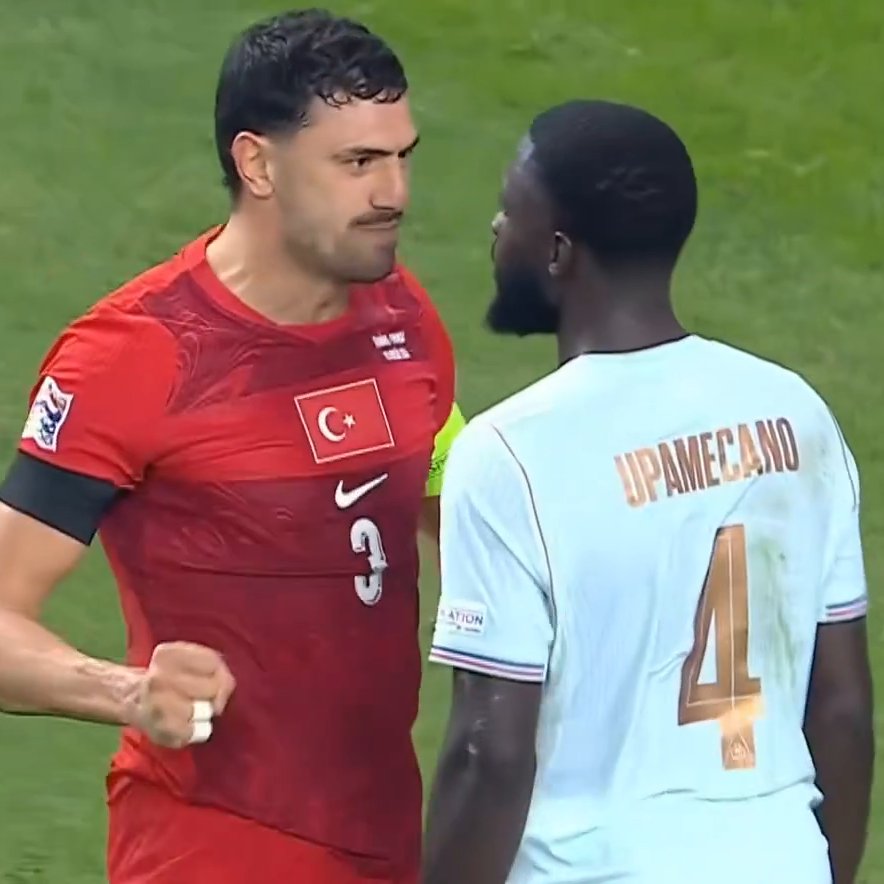 bpthaber's tweet photo. Merih Demiral, Upamecano’nun üzerine yürüyüp yumruğunu sıktı. https://t.co/eof7n6Lbz1