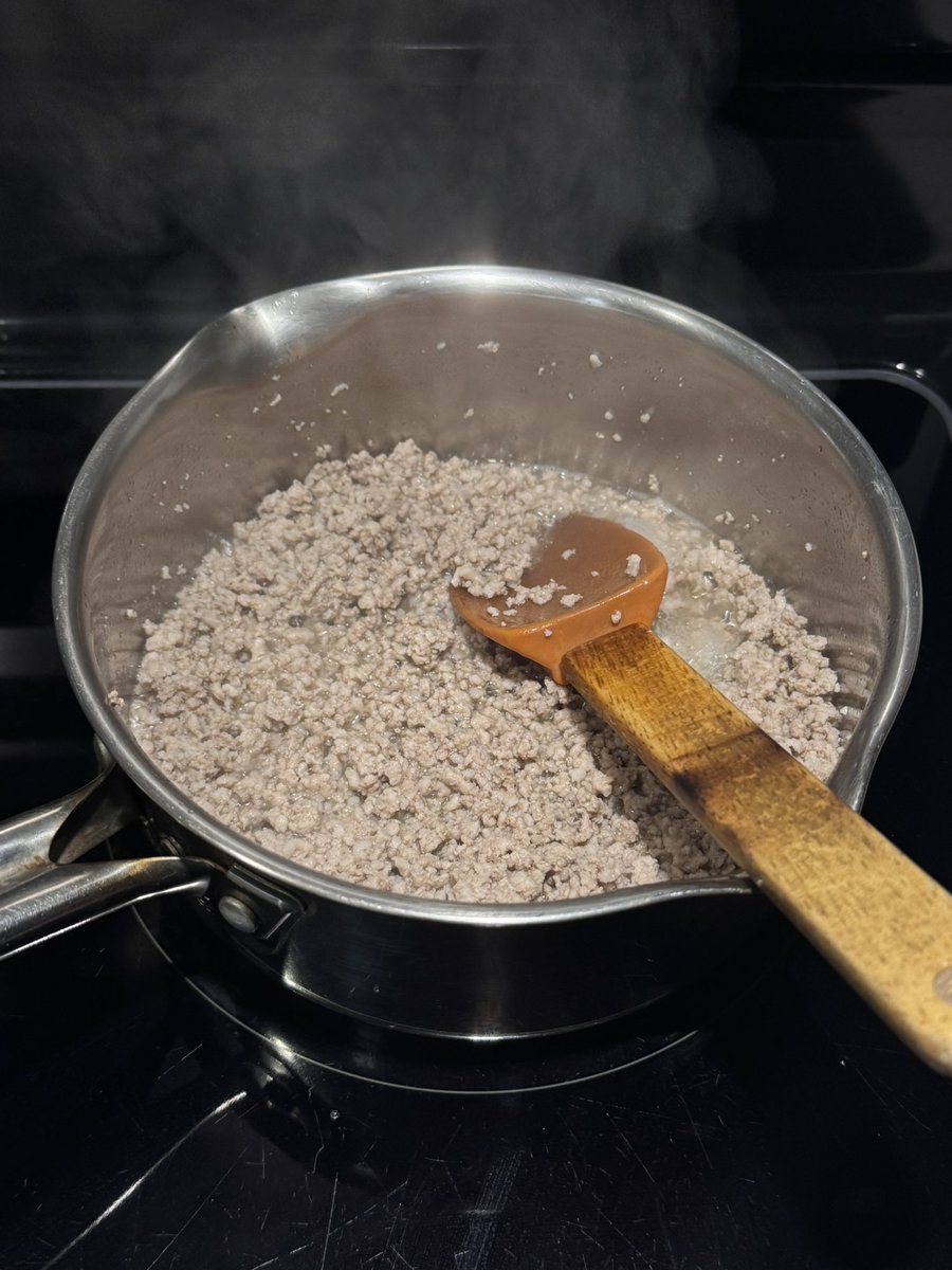 notsobunnynow's tweet photo. How it feels cooking a yummy meal as a ??? https://t.co/MElkg0hb1O