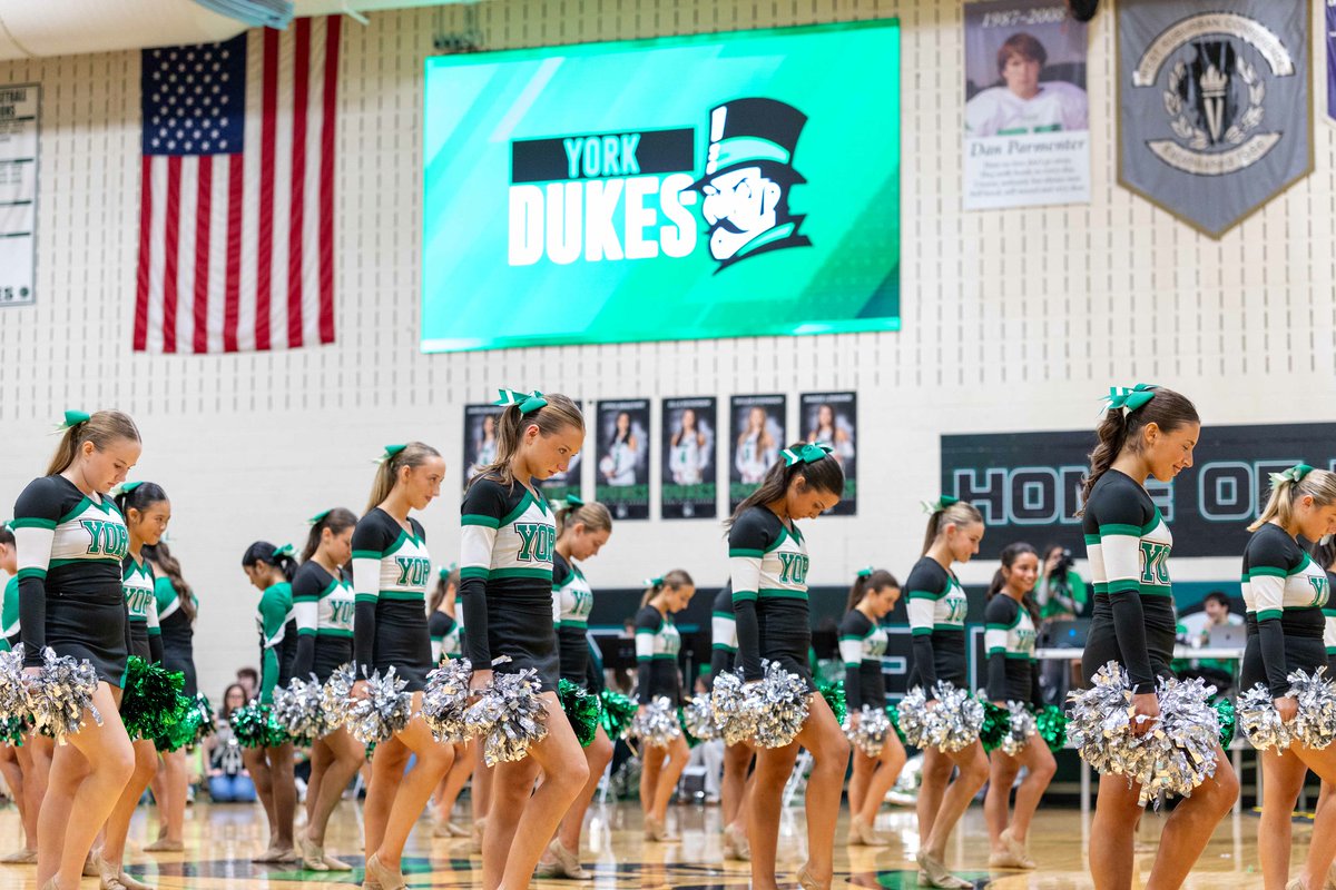 ElmhurstD205's tweet photo. The @YorkD205 Homecoming Pep Rally did not disappoint!

#WeAreD205 https://t.co/nY5ht5x7Ok