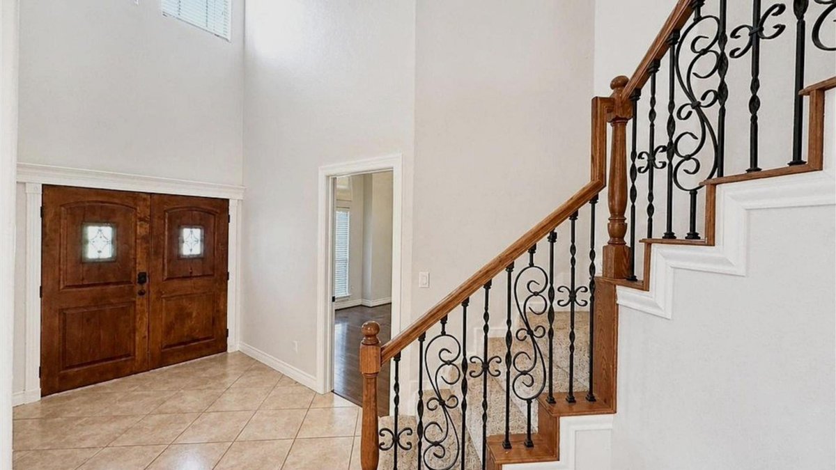 MrDavidGarcia's tweet photo. New price $494,900! Spacious 4-bed, 4-bath Kings Crossing home with pool-sized yard &amp; luxury features. Tour today! 🏡✨ https://t.co/23WmFUz6Nn