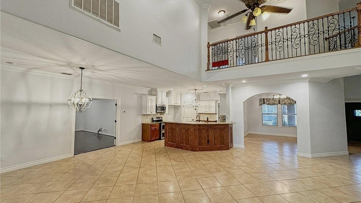MrDavidGarcia's tweet photo. New price $494,900! Spacious 4-bed, 4-bath Kings Crossing home with pool-sized yard &amp; luxury features. Tour today! 🏡✨ https://t.co/23WmFUz6Nn