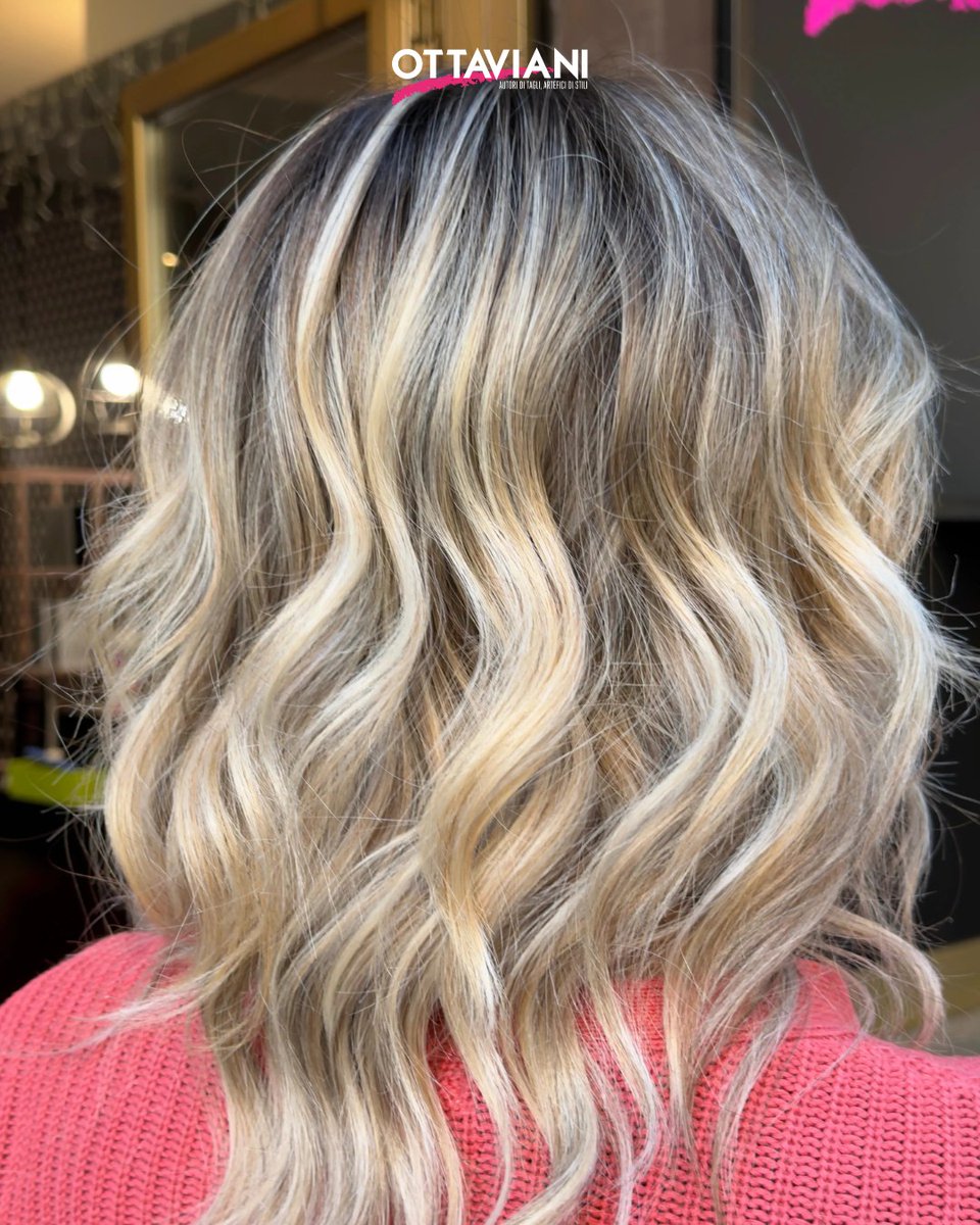 AnnaleeMag0ud's tweet photo. Trasforma il tuo look con una chioma luminosa e piena di vita. Giochi di luce e onde morbide creano un effetto naturale e sofisticato, perfetto per ogni occasione. Prenota al 339 353 9336. https://t.co/a98c5qqYkL