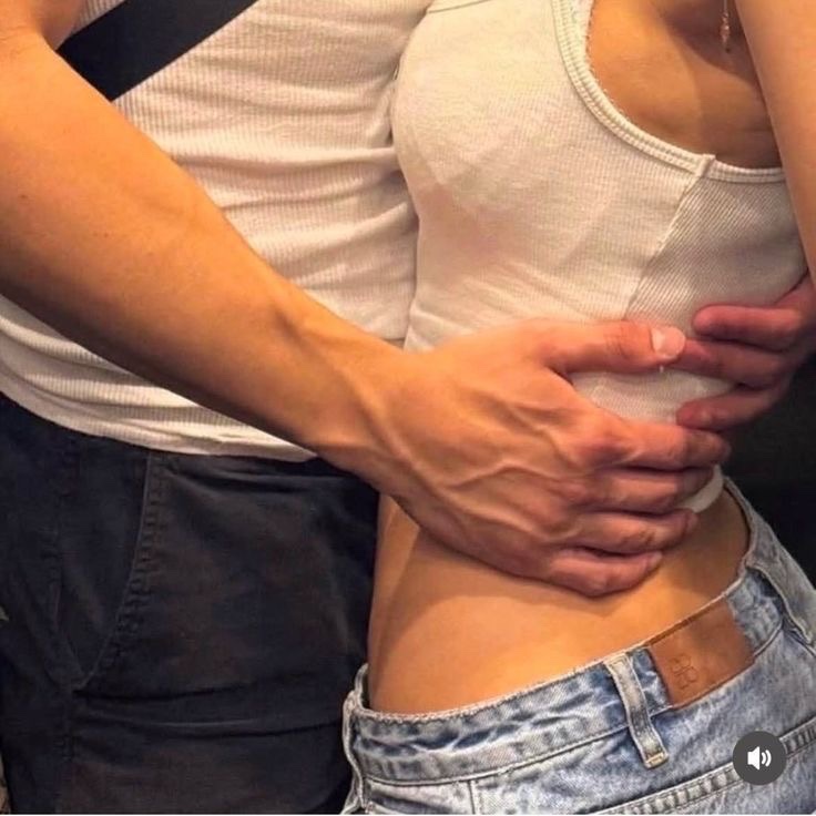 Coupleshands's tweet photo. https://t.co/wjKjfNZGne