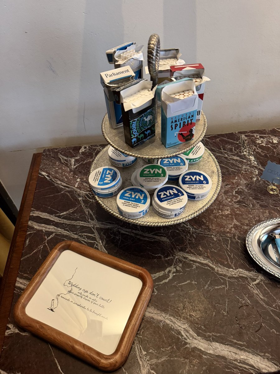 AlainGarlic's tweet photo. GOD BLESS A MINNEAPOLIS WEDDING PARTY FAVORS 🫡🧄 https://t.co/UTHYn5GfYK