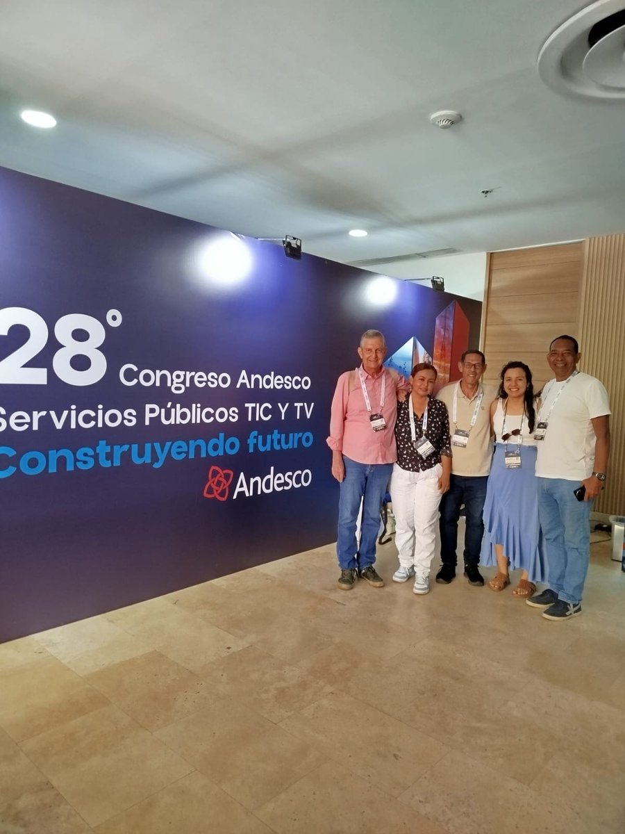 LigaUSPD's tweet photo. Participamos en el 28 congreso Andesco.
Aprendimos de nuevas tecnologías que las empresas de servicios públicos deberían adoptar, defendimos nuestra propuesta "Ahorrar Sí, castigo NO" ante la comisión reguladora de energía y gas. https://t.co/7OCBoJ53DZ