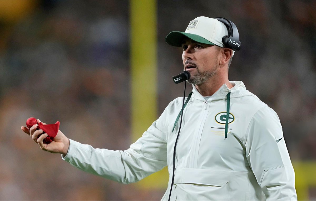 papocheeseheads's tweet photo. A vibe desse PACKERS, me lembra muito o time de 2018. Onde, os jogadores veteranos, PRINCIPALMENTE o RODGERS, já estão de saco cheio do McCarthy e jogaram totalmente descompromissados e com clara intenção de uma alteração no comando da equipe e assim foi. Veremos agora! #GoPackGo https://t.co/5dPv7iY7UA